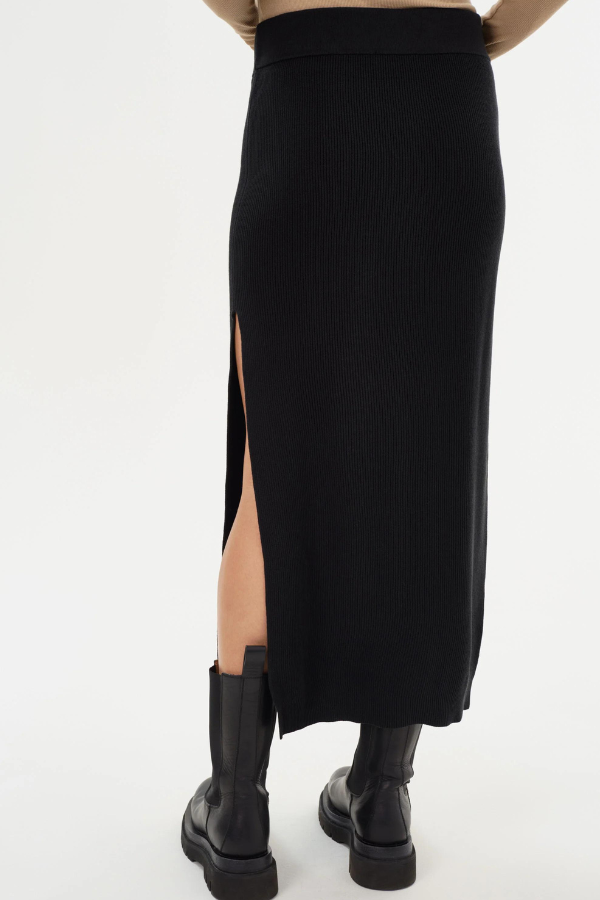 Lamarque Ribbed Knit Skirt