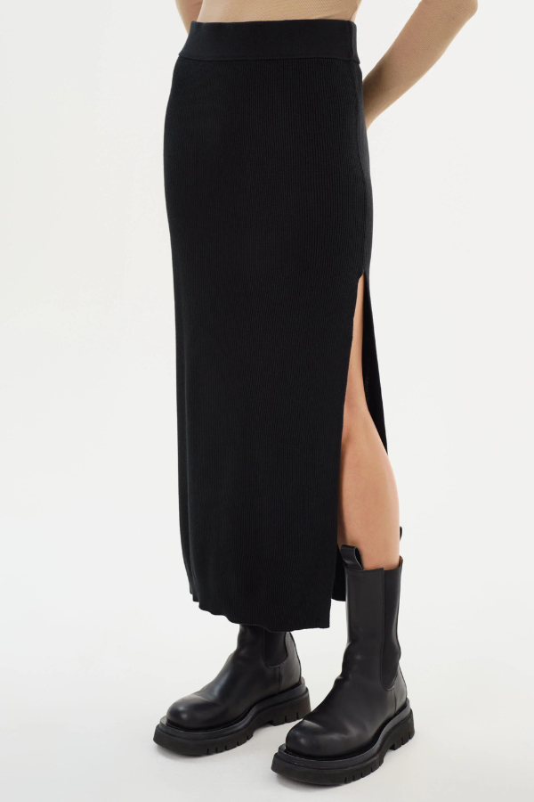 Lamarque Ribbed Knit Skirt