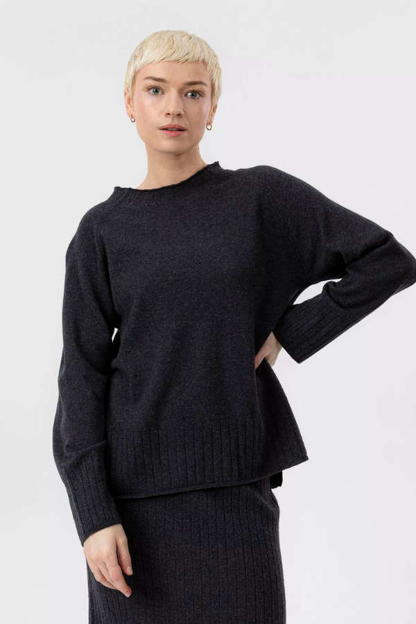 Holebrook Kristina Crew Neck Raglan Sweater (Available in Two Colours)