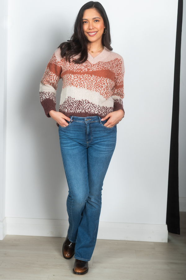 Yerse V-Neck Alpaca Print Sweater