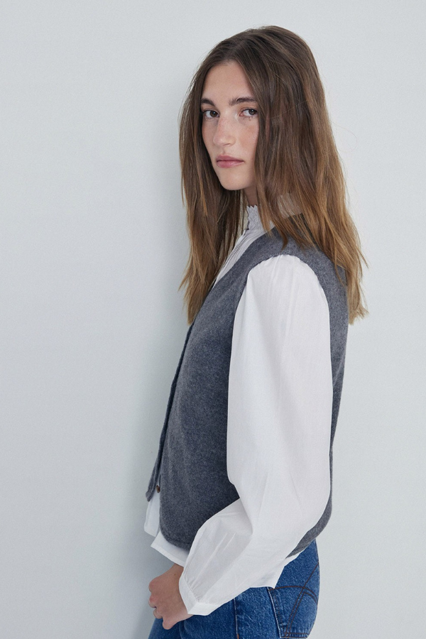 Yerse Button Down Vest