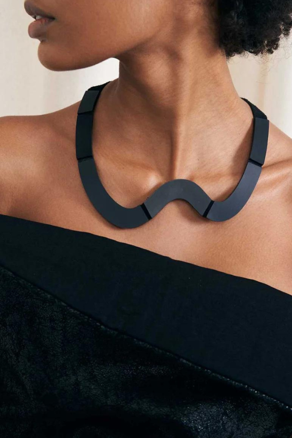 Mies Wave Necklace