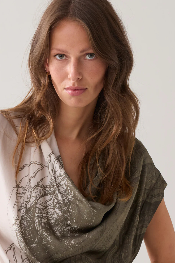 Summum Sleeveless Border Print Top