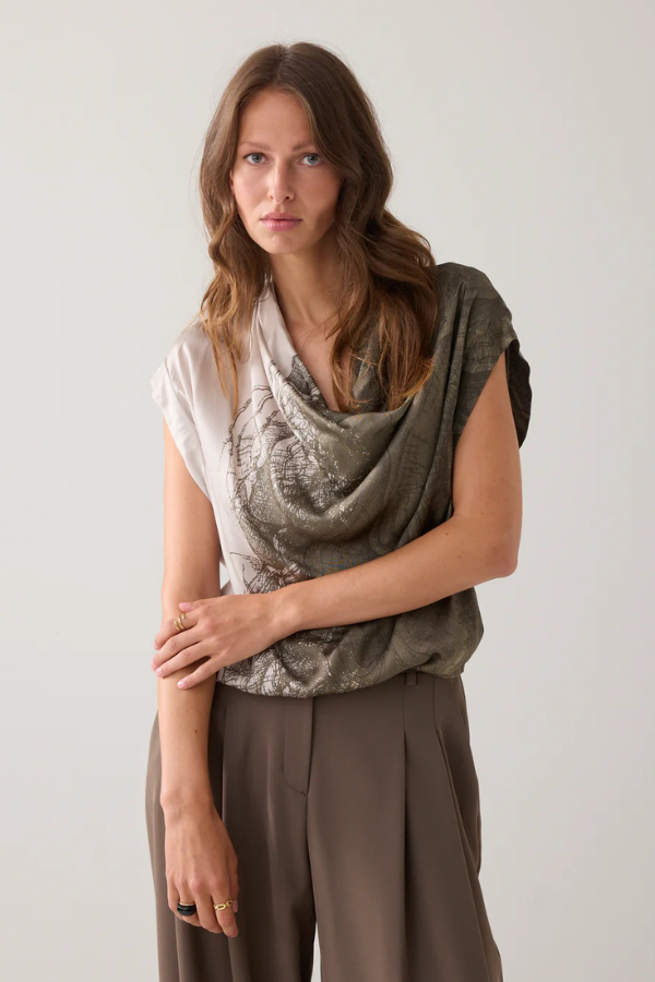 Summum Sleeveless Border Print Top