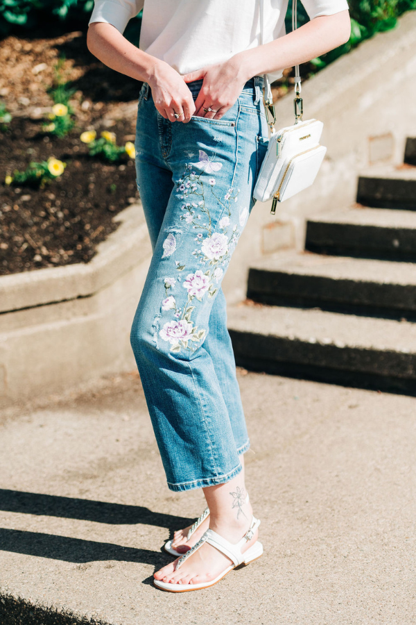 Cambio Floral Embroidered Jean
