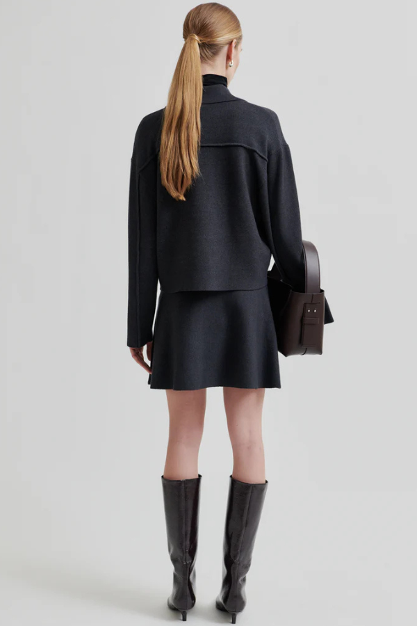 Second Female Collard Zipper Cardigan