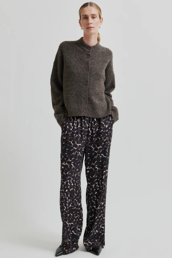 Second Female Buttoned Cardigan