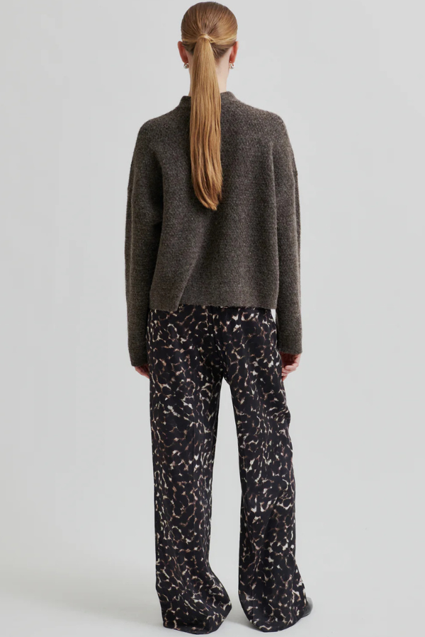 Second Female Buttoned Cardigan