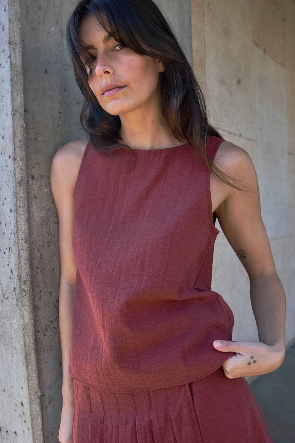 Yerse Round Neck Sleeveless Top (Available in Two Colours)