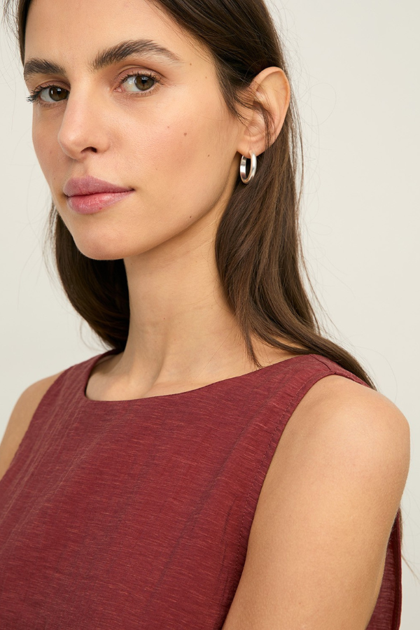 Yerse Round Neck Sleeveless Top (Available in Two Colours)