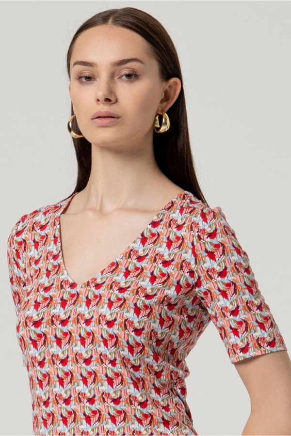 Surkana Fitted V-Neck Shirt (Available in Multiple Sizes)